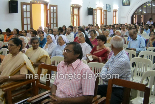 ’Slaves of Sultans’ book by Alan Machado Prabhu ceremoniously released 4